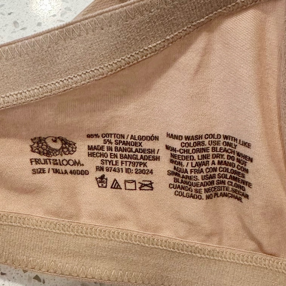 Fruit of the Loom Light Tan/Nude Bra - Size: 40DDD - Picture 2 of 6